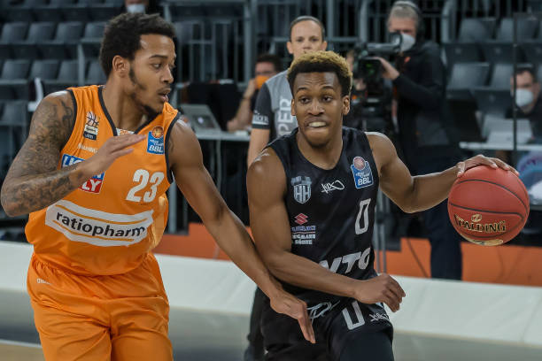 他们加强了 他们加强了